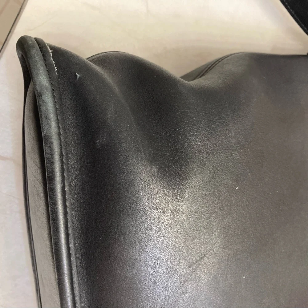 Coach vintage Equestrian Slim Bucket | 9806 | Black glovetan leather